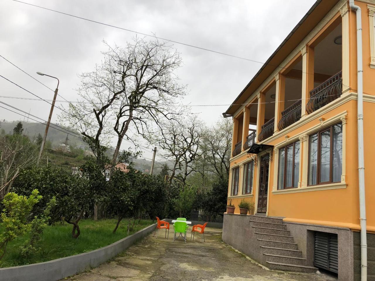 Temo Guest House 10 Μπατούμι Εξωτερικό φωτογραφία